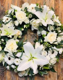 Mixed White Wreath