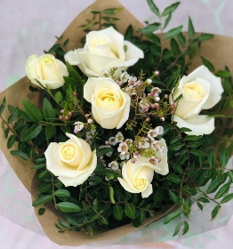 6 White Rose Handtied